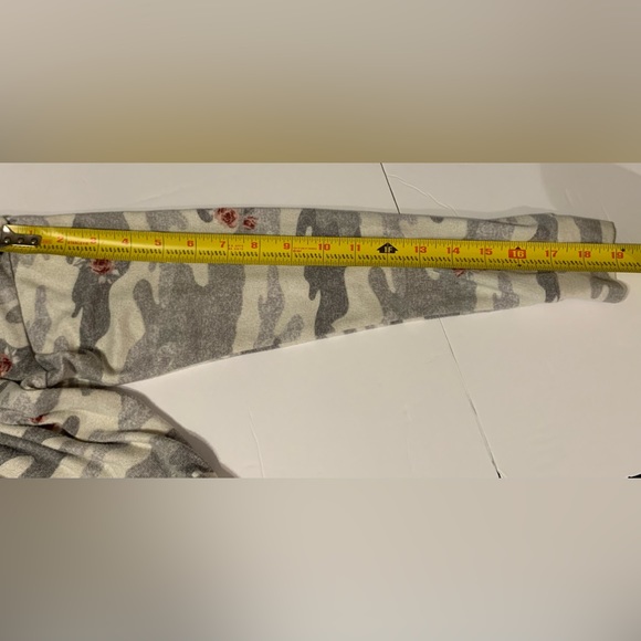 Secret treasures/small(4-6)/camouflaged sweater - Picture 5 of 5